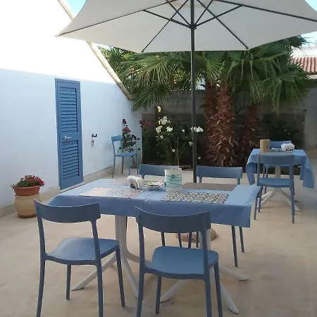 Bed & Breakfast Li Curti 3*