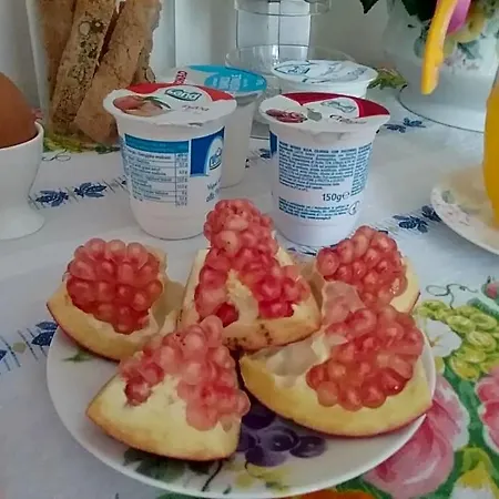 Alojamento de Acomodação e Pequeno-almoço Li Curti 3*